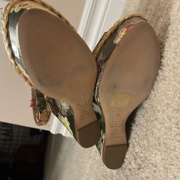 Dolce and Gabanna Hydrangea Heels - Picture 4 of 4